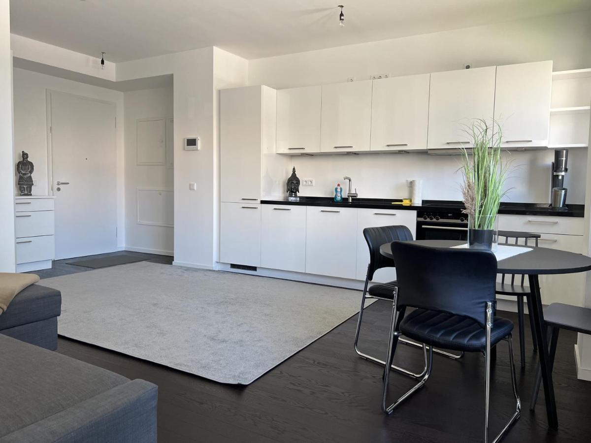 Luxury Waterfront Apartment *
